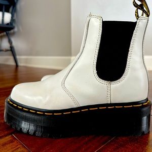 Dr. Martens 2976 Smooth Leather Platform Chelsea Boot - White